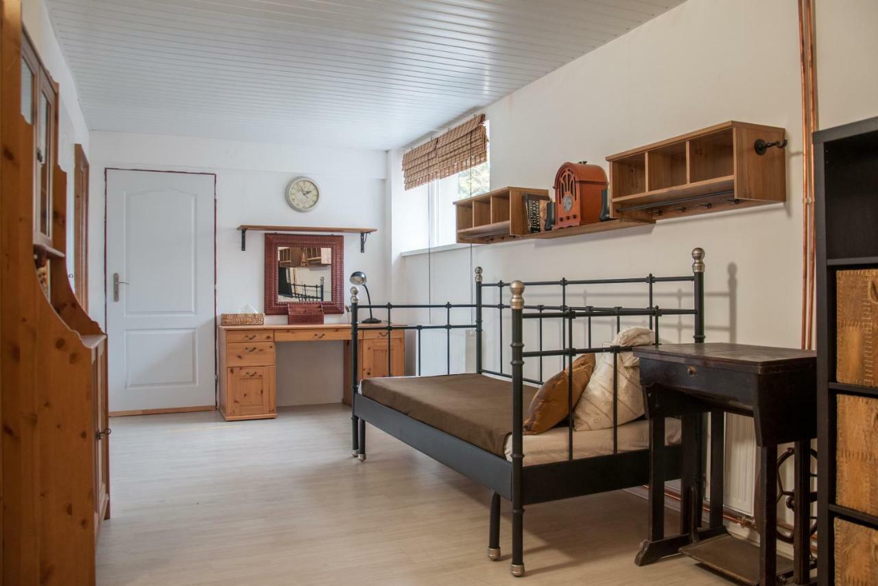 Apartman Zeleznice Lejlighed Eksteriør billede